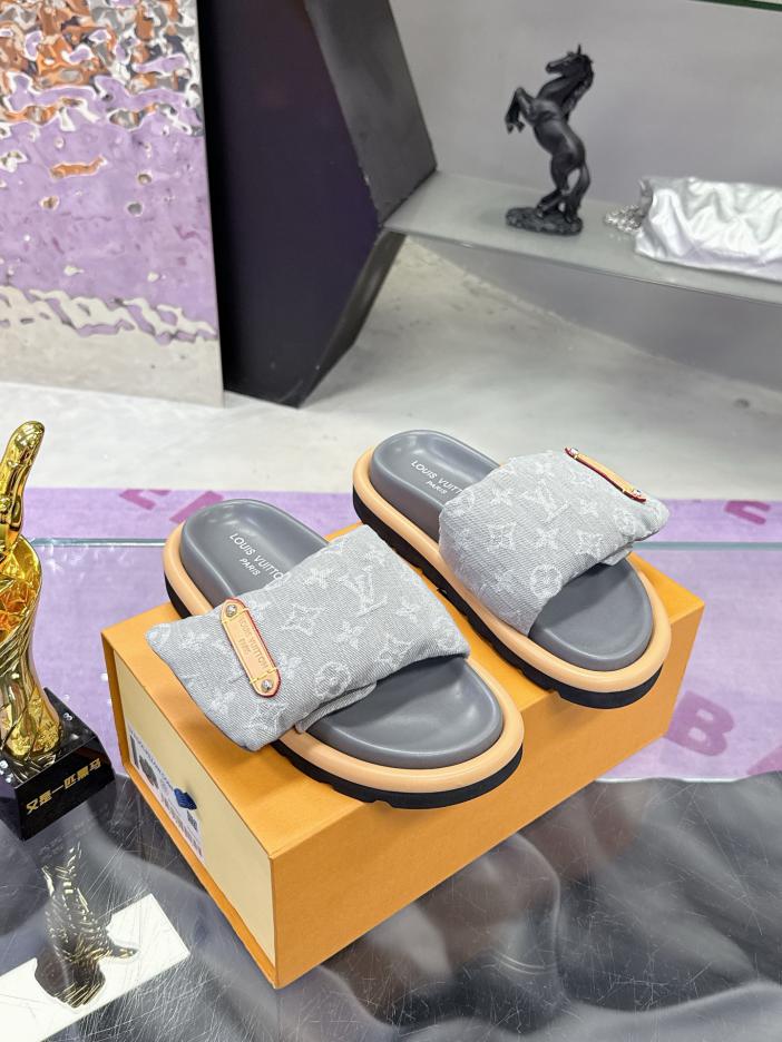 repliche,replica,perfette,siti di,affidabili,migliori siti,dove comprare,1:1,scarpe da ginnastica Il bancone dedicato alle coppie di Louis Vuitton presenta le ultime pantofole in denim repliche,replica,perfette,siti di,affidabili,migliori siti,dove comprare,1:1,scarpe da ginnastica Il bancone dedicato alle coppie di Louis Vuitton presenta le ultime pantofole in denim