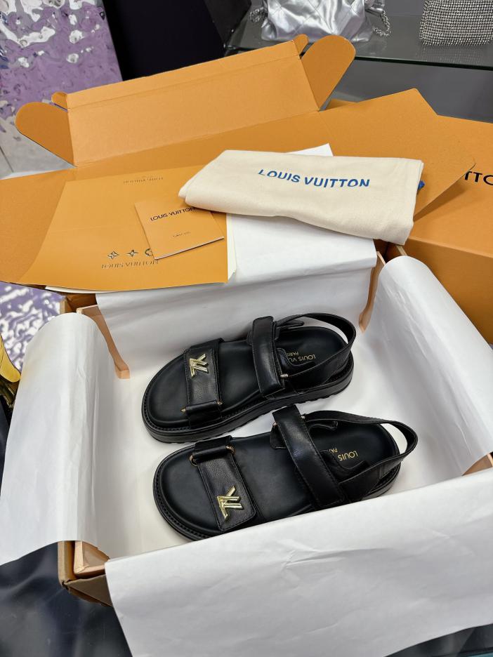 repliche,replica,perfette,siti di,affidabili,migliori siti,dove comprare,1:1,scarpe da ginnastica Nuovi sandali da donna Louis Vuitton SUNSET COMFORT, sandali piatti repliche,replica,perfette,siti di,affidabili,migliori siti,dove comprare,1:1,scarpe da ginnastica Nuovi sandali da donna Louis Vuitton SUNSET COMFORT, sandali piatti