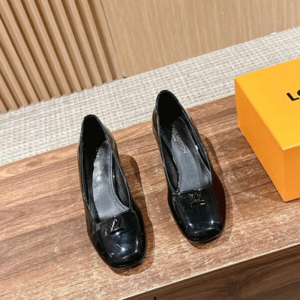 repliche,replica,perfette,siti di,affidabili,migliori siti,dove comprare,1:1,scarpe da ginnastica Sandali Mary Jane Louis Vuitton nuovi con tacco spesso e cava, colore vecchio, scarpe singole