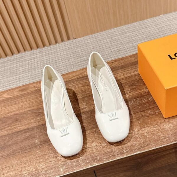 repliche,replica,perfette,siti di,affidabili,migliori siti,dove comprare,1:1,scarpe da ginnastica Sandali Mary Jane Louis Vuitton nuovi con tacco spesso e cava, colore vecchio, scarpe singole
