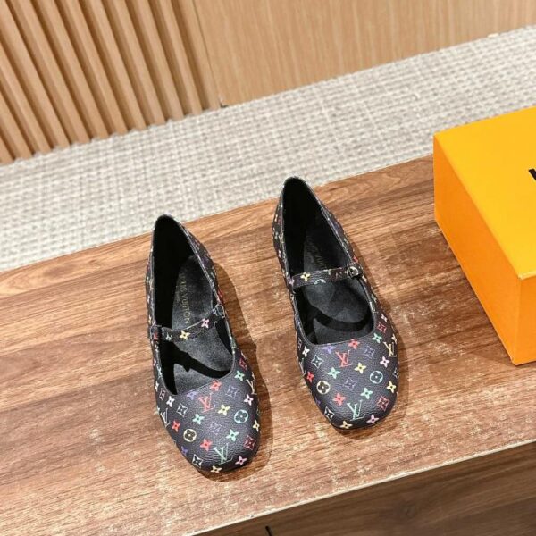 repliche,replica,perfette,siti di,affidabili,migliori siti,dove comprare,1:1,scarpe da ginnastica Sandali Mary Jane Louis Vuitton nuovi con tacco spesso e cava, colore vecchio, scarpe singole