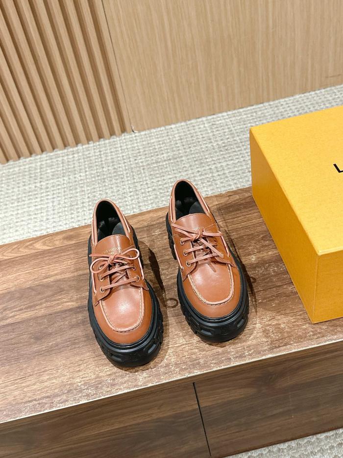 repliche,replica,perfette,siti di,affidabili,migliori siti,dove comprare,1:1,scarpe da ginnastica Il nuovo modello di Louis Vuitton con catena è caratterizzato da mocassini con suola spessa repliche,replica,perfette,siti di,affidabili,migliori siti,dove comprare,1:1,scarpe da ginnastica Il nuovo modello di Louis Vuitton con catena è caratterizzato da mocassini con suola spessa