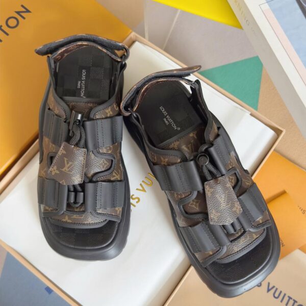 Sandali da donna Louis Vuitton Chameleon Comfort Series con suola spessa e presbiopia, versione top
