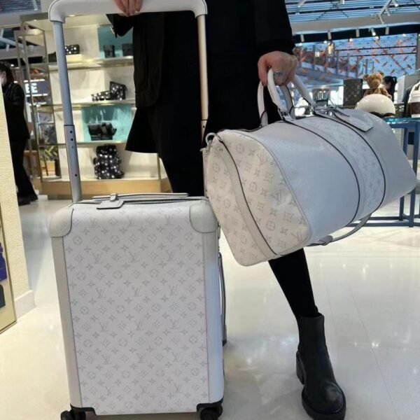 repliche,replica,perfette,siti di,affidabili,migliori siti,dove comprare,1:1,scarpe da ginnastica Valigia trolley/borsa da viaggio Louis Vuitton di alta qualità in pelle con cambio colore, con serratura personalizzata, ruota universale da 20 pollici (5QG6E)