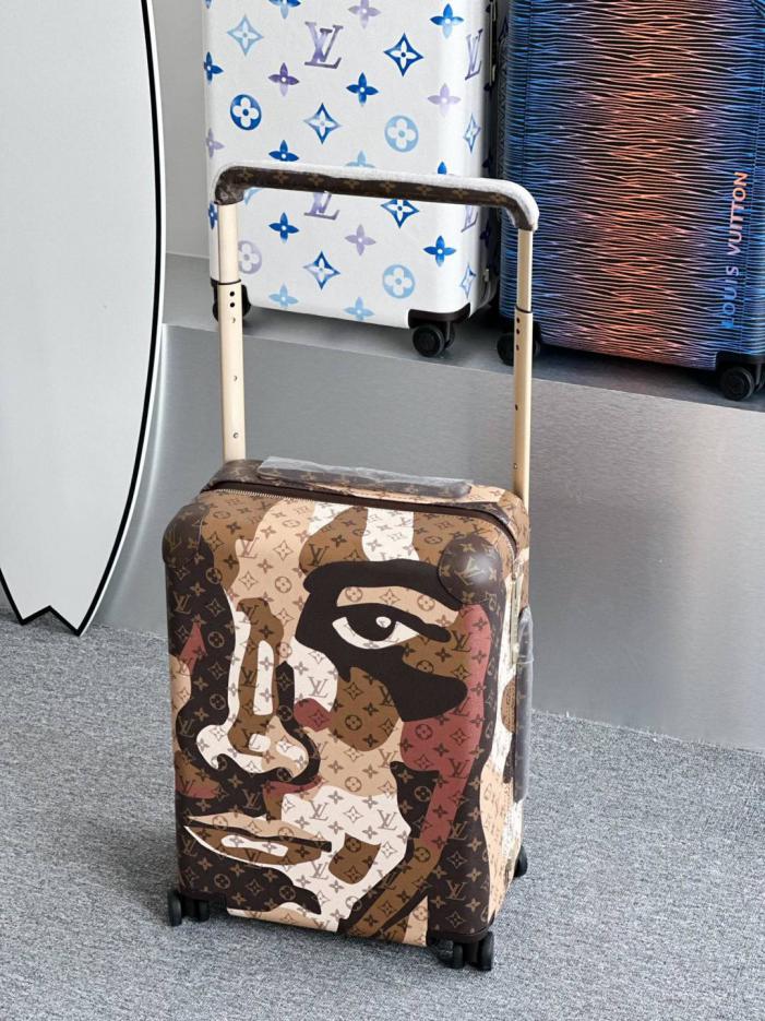 repliche,replica,perfette,siti di,affidabili,migliori siti,dove comprare,1:1,scarpe da ginnastica Valigia trolley Louis Vuitton di alta gamma, in pelle con cambio colore, con serratura doganale, ruote universali, in alluminio, ampia, alla moda, 20 pollici (NNZA7) repliche,replica,perfette,siti di,affidabili,migliori siti,dove comprare,1:1,scarpe da ginnastica Valigia trolley Louis Vuitton di alta gamma, in pelle con cambio colore, con serratura doganale, ruote universali, in alluminio, ampia, alla moda, 20 pollici (NNZA7)