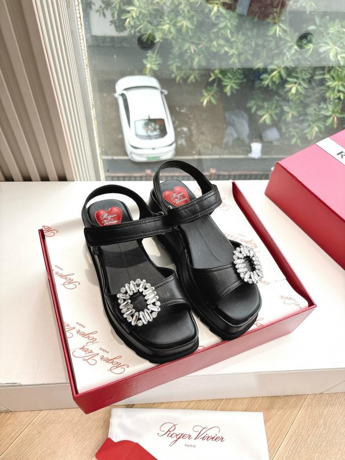 repliche,replica,perfette,siti di,affidabili,migliori siti,dove comprare,1:1,scarpe da ginnastica Sandali con fibbia a forma di C e doppio diamante della serie Flower RV25, ultima collezione (12YGF) repliche,replica,perfette,siti di,affidabili,migliori siti,dove comprare,1:1,scarpe da ginnastica Sandali con fibbia a forma di C e doppio diamante della serie Flower RV25, ultima collezione (12YGF)