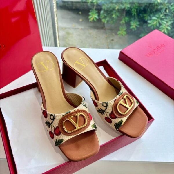 repliche,replica,perfette,siti di,affidabili,migliori siti,dove comprare,1:1,scarpe da ginnastica Sandali classici primaverili ed estivi VALENTINO VLOGO SIGNATURE con fibbia in metallo (CNIUM)