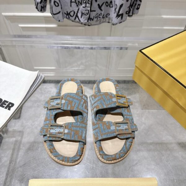 repliche,replica,perfette,siti di,affidabili,migliori siti,dove comprare,1:1,scarpe da ginnastica Sandali e pantofole estive Fendi (E984Y)