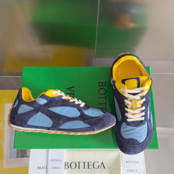 repliche,replica,perfette,siti di,affidabili,migliori siti,dove comprare,1:1,scarpe da ginnastica Le ultime scarpe sportive casual da ballo retr貌 da coppia della serie Orbit Flash di Bottega Veneta, ispirate a Forrest Gump (RWSCT)