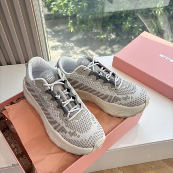 Sneakers con plateau MiuMiu (E5I5D)