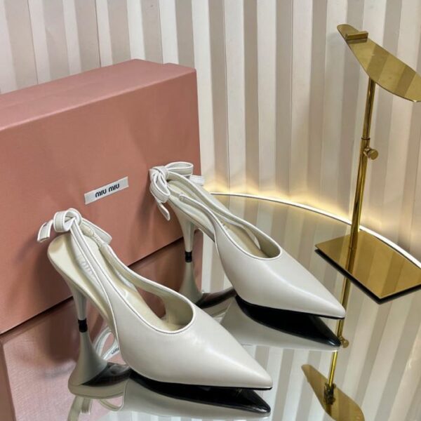 repliche,replica,perfette,siti di,affidabili,migliori siti,dove comprare,1:1,scarpe da ginnastica Miu Miu Primavera/Estate Nuovi sandali con tacco alto e fiocco retr貌 (NVL3O)