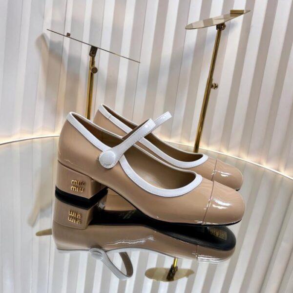 repliche,replica,perfette,siti di,affidabili,migliori siti,dove comprare,1:1,scarpe da ginnastica Miu Miu Primavera/Estate Mary Jane con tacco grosso, nuovi arrivi in 鈥嬧€媝elle verniciata lucida (YBIA1)