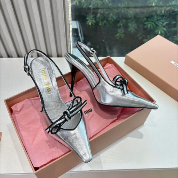 repliche,replica,perfette,siti di,affidabili,migliori siti,dove comprare,1:1,scarpe da ginnastica Miu Miu Mary Jane, ballerine con tacco grosso e intreccio cavo, versione singola (F9Z4P)