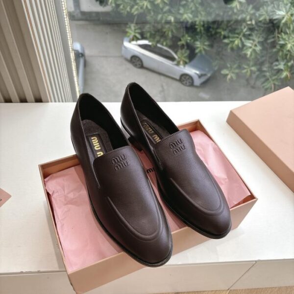 repliche,replica,perfette,siti di,affidabili,migliori siti,dove comprare,1:1,scarpe da ginnastica Miu Miu Mary Jane, ballerine con tacco grosso e intreccio cavo, versione singola (C281P)