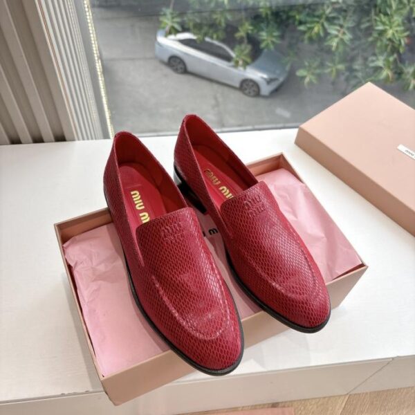 repliche,replica,perfette,siti di,affidabili,migliori siti,dove comprare,1:1,scarpe da ginnastica Miu Miu Mary Jane, ballerine con tacco grosso e intreccio cavo, versione singola (CZ3KT)