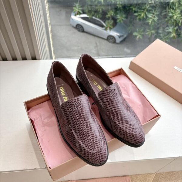 repliche,replica,perfette,siti di,affidabili,migliori siti,dove comprare,1:1,scarpe da ginnastica Miu Miu Mary Jane, ballerine con tacco grosso e intreccio cavo, versione singola (EPG3S)