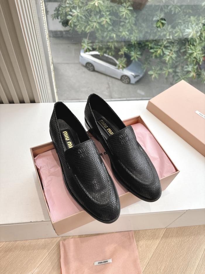 repliche,replica,perfette,siti di,affidabili,migliori siti,dove comprare,1:1,scarpe da ginnastica Miu Miu Mary Jane, ballerine con tacco grosso e intreccio cavo, versione singola (WACJ8) repliche,replica,perfette,siti di,affidabili,migliori siti,dove comprare,1:1,scarpe da ginnastica Miu Miu Mary Jane, ballerine con tacco grosso e intreccio cavo, versione singola (WACJ8)