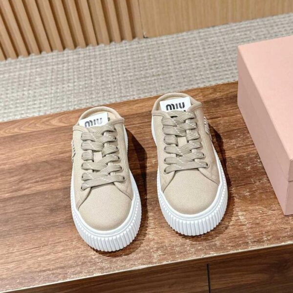 repliche,replica,perfette,siti di,affidabili,migliori siti,dove comprare,1:1,scarpe da ginnastica Nuove scarpe casual bianche con plateau e suola spessa di Miu Miu, scarpe di tela chiuse con punta semi-slip e biscotto (IPTI8)