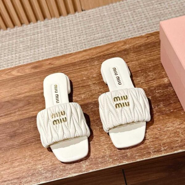 Nuove pantofole con tacco a gattino plissettato Miu Miu (KNAM1)