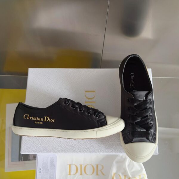 repliche,replica,perfette,siti di,affidabili,migliori siti,dove comprare,1:1,scarpe da ginnastica Scarpe sportive casual da donna in raso bianco della serie Lucky di Dior, ultima versione (J79YI)