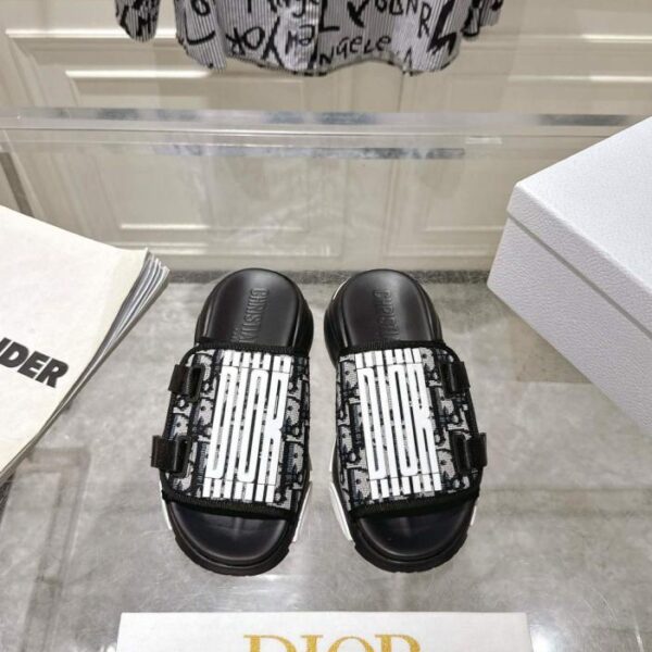 repliche,replica,perfette,siti di,affidabili,migliori siti,dove comprare,1:1,scarpe da ginnastica Le ultime pantofole classiche in velcro di Dior (B3BLS)
