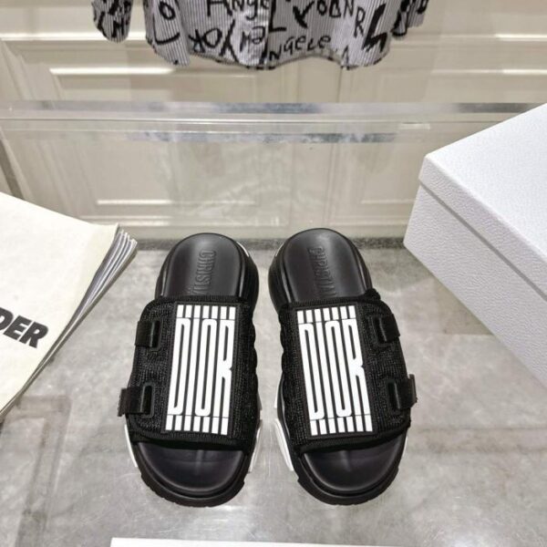 repliche,replica,perfette,siti di,affidabili,migliori siti,dove comprare,1:1,scarpe da ginnastica Le ultime pantofole classiche in velcro di Dior (I33EL)