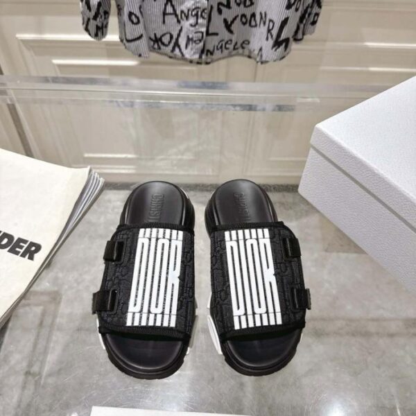 repliche,replica,perfette,siti di,affidabili,migliori siti,dove comprare,1:1,scarpe da ginnastica Le ultime pantofole classiche in velcro di Dior (NNM3R)