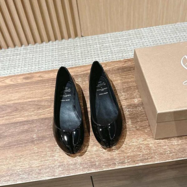 repliche,replica,perfette,siti di,affidabili,migliori siti,dove comprare,1:1,scarpe da ginnastica Scarpe basse con punta divisa della serie di scarpe in collaborazione tra Christian Louboutin e Maison Margiela (OKTBB)