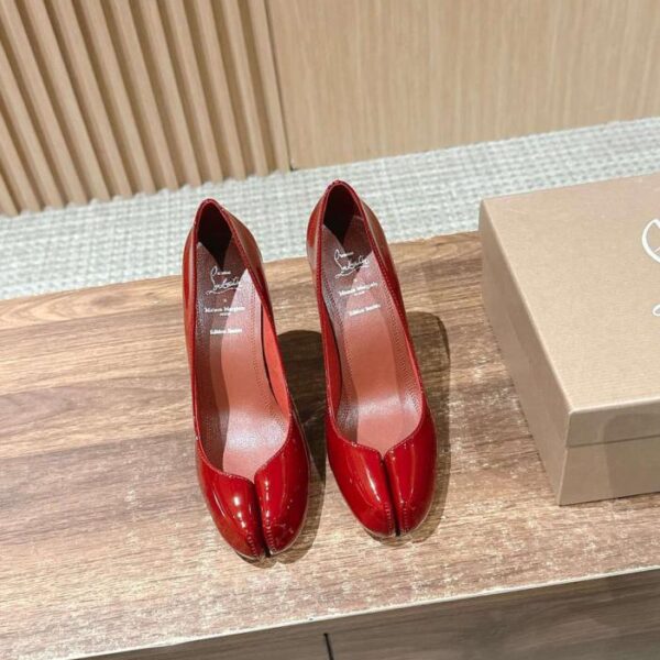 repliche,replica,perfette,siti di,affidabili,migliori siti,dove comprare,1:1,scarpe da ginnastica Scarpe con tacco alto e punta divisa della serie “Collaboration” di Christian Louboutin x Maison Margiela (3 anni)