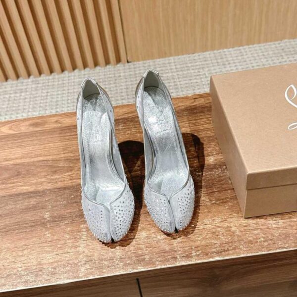 repliche,replica,perfette,siti di,affidabili,migliori siti,dove comprare,1:1,scarpe da ginnastica Scarpe con tacco alto e punta divisa della serie di scarpe in collaborazione tra Christian Louboutin e Maison Margiela (MV9TT)