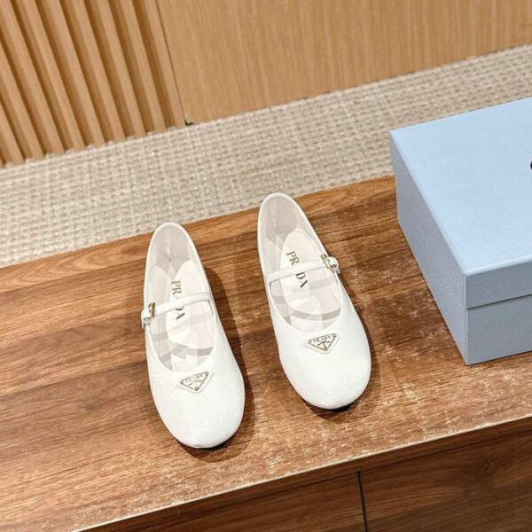 repliche,replica,perfette,siti di,affidabili,migliori siti,dove comprare,1:1,scarpe da ginnastica Nuove scarpe Mary Jane Prada (J61YM)