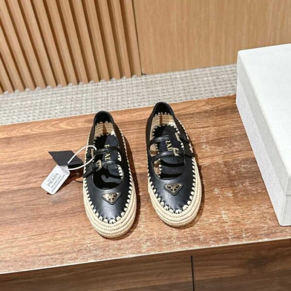 repliche,replica,perfette,siti di,affidabili,migliori siti,dove comprare,1:1,scarpe da ginnastica Scarpe Mary Jane in rafia Prada (8NHMI)