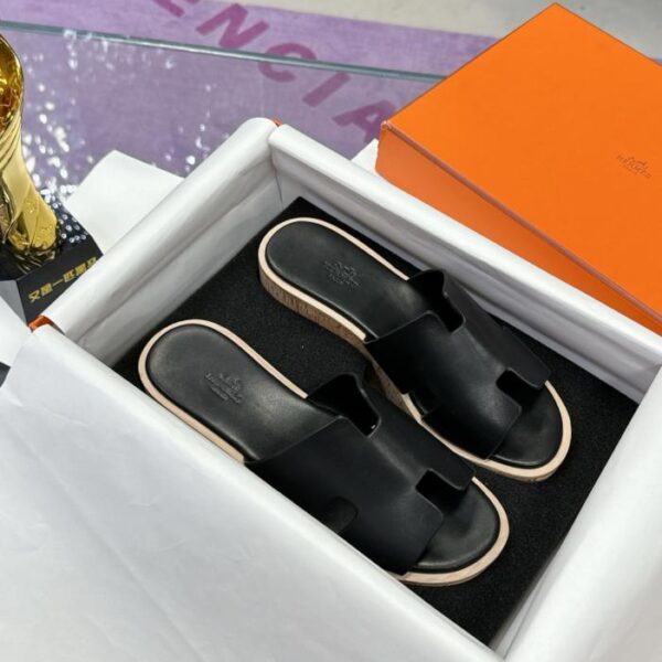 repliche,replica,perfette,siti di,affidabili,migliori siti,dove comprare,1:1,scarpe da ginnastica La versione pi霉 pregiata delle pantofole con plateau H-slippers, realizzate a mano, con suola spessa, firmata Herm猫s (676ZV)