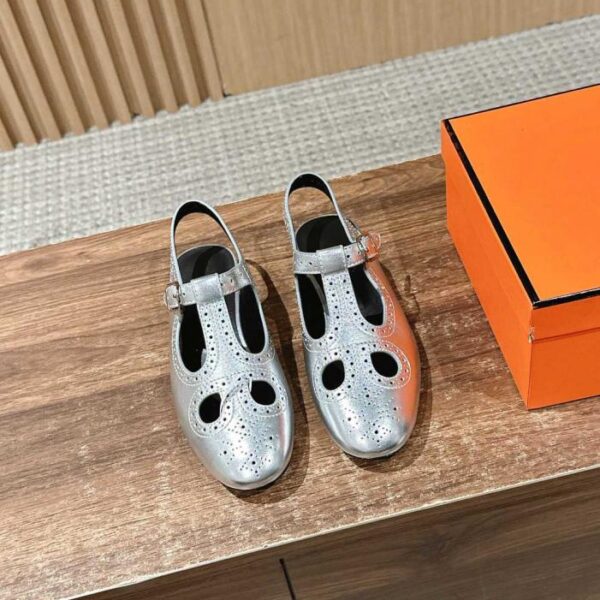 repliche,replica,perfette,siti di,affidabili,migliori siti,dove comprare,1:1,scarpe da ginnastica Sandali con cinturino posteriore Hermes New Kim, scarpe Mary Jane, in pelle nappa con suola piatta, intagliate e traforate, stile Ghillies (84 UOZ)