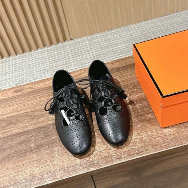 repliche,replica,perfette,siti di,affidabili,migliori siti,dove comprare,1:1,scarpe da ginnastica Scarpe Mary Jane Brogue Hermes, nuove, in pelle con tacco piatto e traforata (YHZWQ)