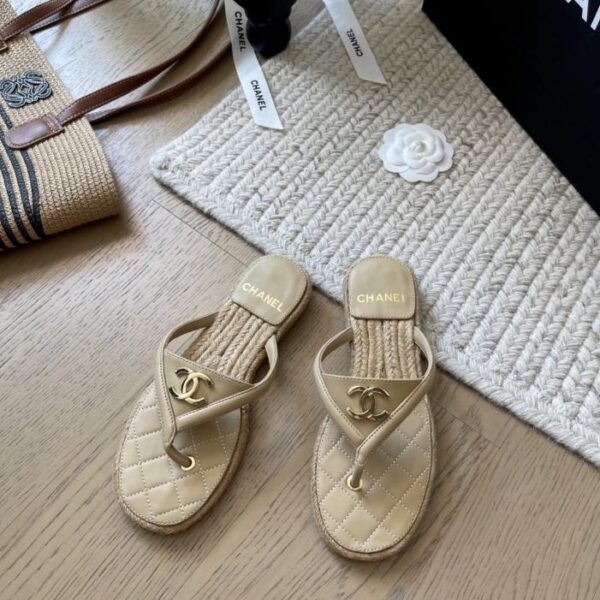 repliche,replica,perfette,siti di,affidabili,migliori siti,dove comprare,1:1,scarpe da ginnastica Nuove infradito piatte intrecciate Chanel, versione top (2AX9M)