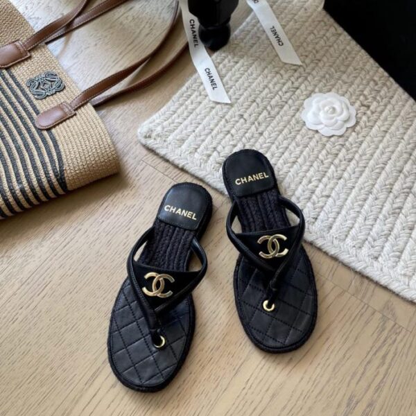 repliche,replica,perfette,siti di,affidabili,migliori siti,dove comprare,1:1,scarpe da ginnastica Nuove infradito piatte intrecciate Chanel, versione top (HDNR0)