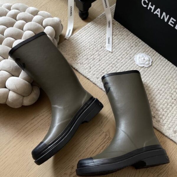 repliche,replica,perfette,siti di,affidabili,migliori siti,dove comprare,1:1,scarpe da ginnastica Stivali da pioggia Chanel con piastra superiore senza cuciture (J5WSL)