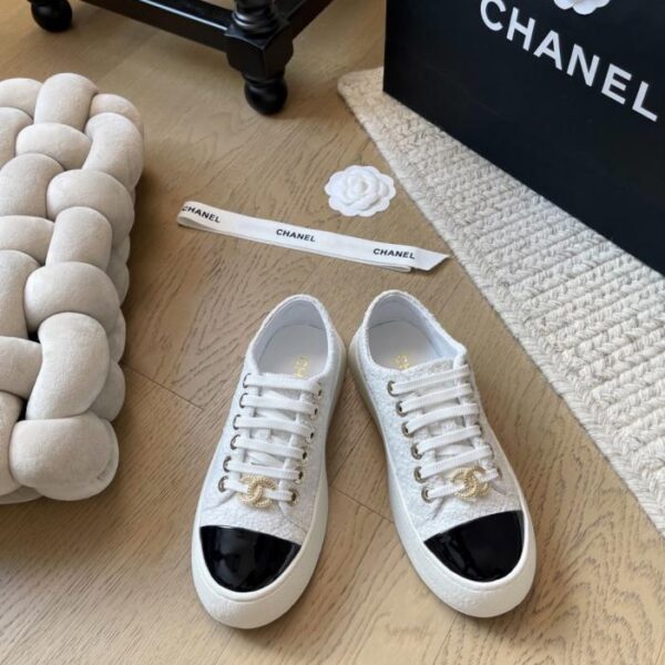 repliche,replica,perfette,siti di,affidabili,migliori siti,dove comprare,1:1,scarpe da ginnastica Nuove scarpe Chanel con punta grande in biscotto, serie Nibu in pelle di pecora, versione superiore in pelle di pecora (16KUG)