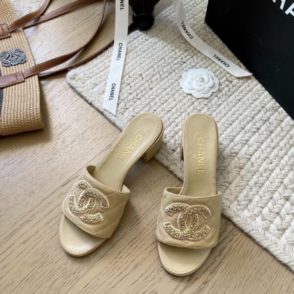 repliche,replica,perfette,siti di,affidabili,migliori siti,dove comprare,1:1,scarpe da ginnastica Ciabatte estive intrecciate Chanel, edizione speciale (AMRM3)
