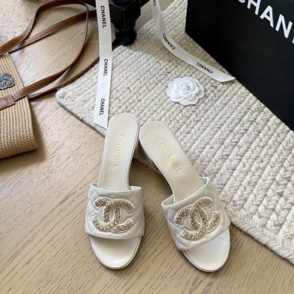 repliche,replica,perfette,siti di,affidabili,migliori siti,dove comprare,1:1,scarpe da ginnastica Ciabatte estive intrecciate Chanel, edizione speciale (GA8Z1)