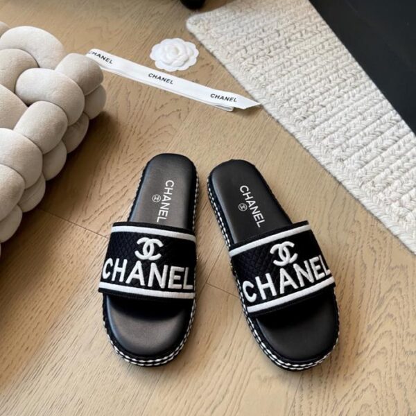 repliche,replica,perfette,siti di,affidabili,migliori siti,dove comprare,1:1,scarpe da ginnastica Nuove pantofole Chanel color miele con suola spessa, versione top (QULYX)