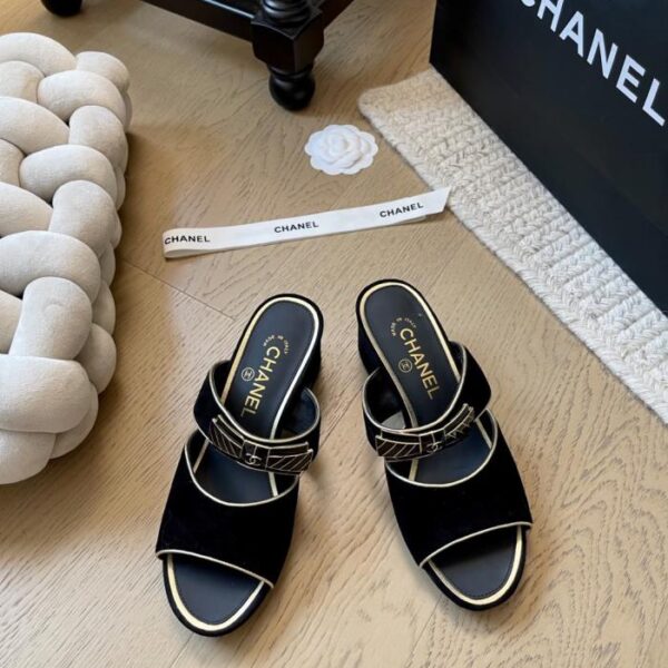 repliche,replica,perfette,siti di,affidabili,migliori siti,dove comprare,1:1,scarpe da ginnastica Sandali estivi Chanel con tacco a blocco, versione top (UM32E)