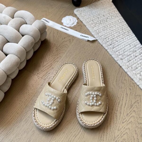 repliche,replica,perfette,siti di,affidabili,migliori siti,dove comprare,1:1,scarpe da ginnastica Sandali con catena Chanel Early Spring, nuova serie, versione top (BIX5W)
