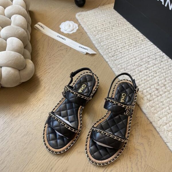 repliche,replica,perfette,siti di,affidabili,migliori siti,dove comprare,1:1,scarpe da ginnastica Sandali da spiaggia Chanel della nuova serie primavera ed estate (DU70U)