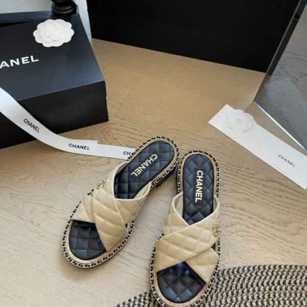 repliche,replica,perfette,siti di,affidabili,migliori siti,dove comprare,1:1,scarpe da ginnastica Sandali da spiaggia Chanel della nuova serie primavera ed estate (HL9R9)