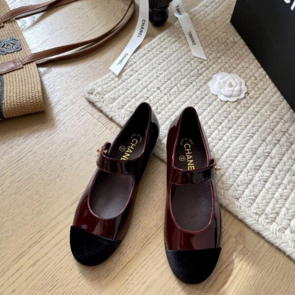 repliche,replica,perfette,siti di,affidabili,migliori siti,dove comprare,1:1,scarpe da ginnastica Nuove scarpe basse Mary Jane Chanel, versione top (XK6M6)