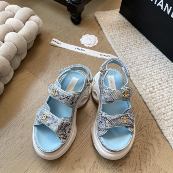 repliche,replica,perfette,siti di,affidabili,migliori siti,dove comprare,1:1,scarpe da ginnastica Nuovi sandali Chanel con suola spessa in velcro, serie Top Edition (D2HKV)