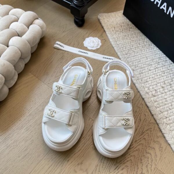 repliche,replica,perfette,siti di,affidabili,migliori siti,dove comprare,1:1,scarpe da ginnastica Nuovi sandali Chanel con suola spessa in velcro, serie Top Edition (VR0HW)