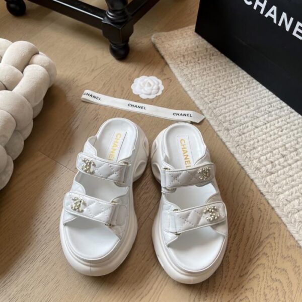 repliche,replica,perfette,siti di,affidabili,migliori siti,dove comprare,1:1,scarpe da ginnastica Sandali Chanel con suola spessa e velcro, versione top (WIZ42)